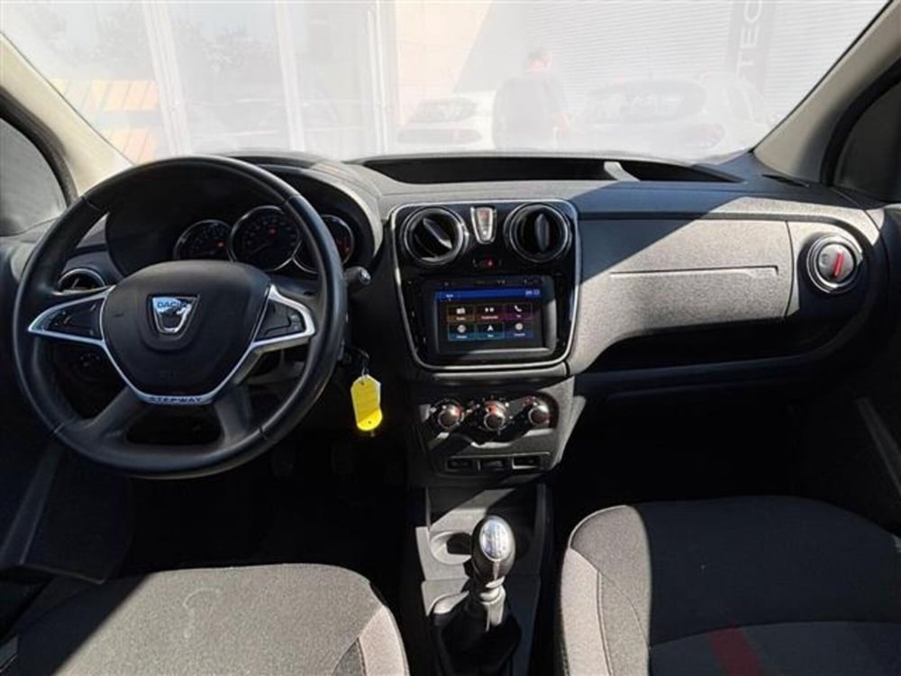 Dacia Dokker usata a Livorno (10)