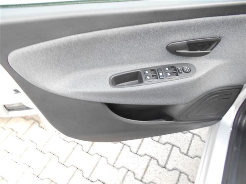Lancia Ypsilon usata a Firenze (3)