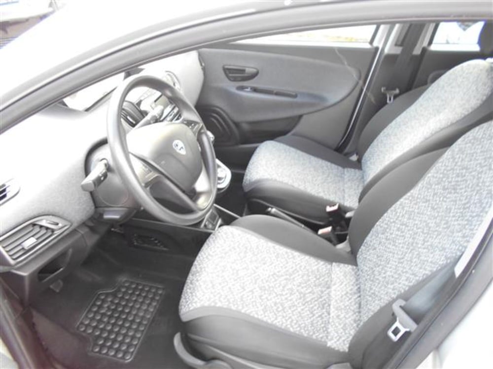 Lancia Ypsilon usata a Firenze (5)