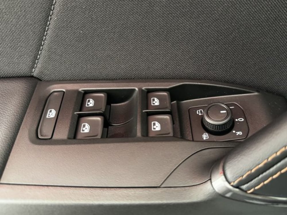 Cupra Leon nuova a Vicenza (11)