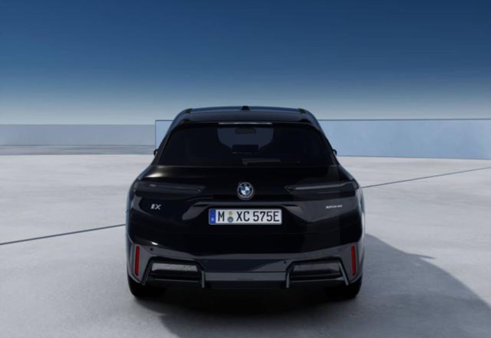 BMW iX nuova a Modena (5)