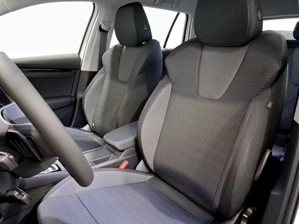 Skoda Octavia Station Wagon nuova a Padova (11)