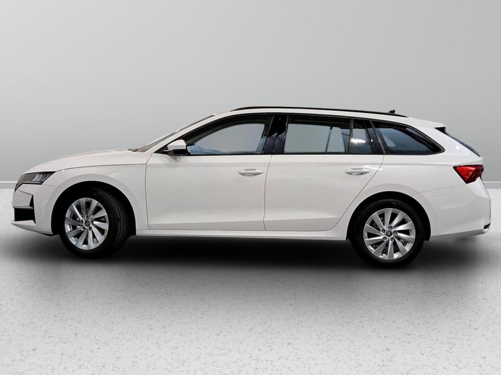 Skoda Octavia Station Wagon nuova a Padova (2)
