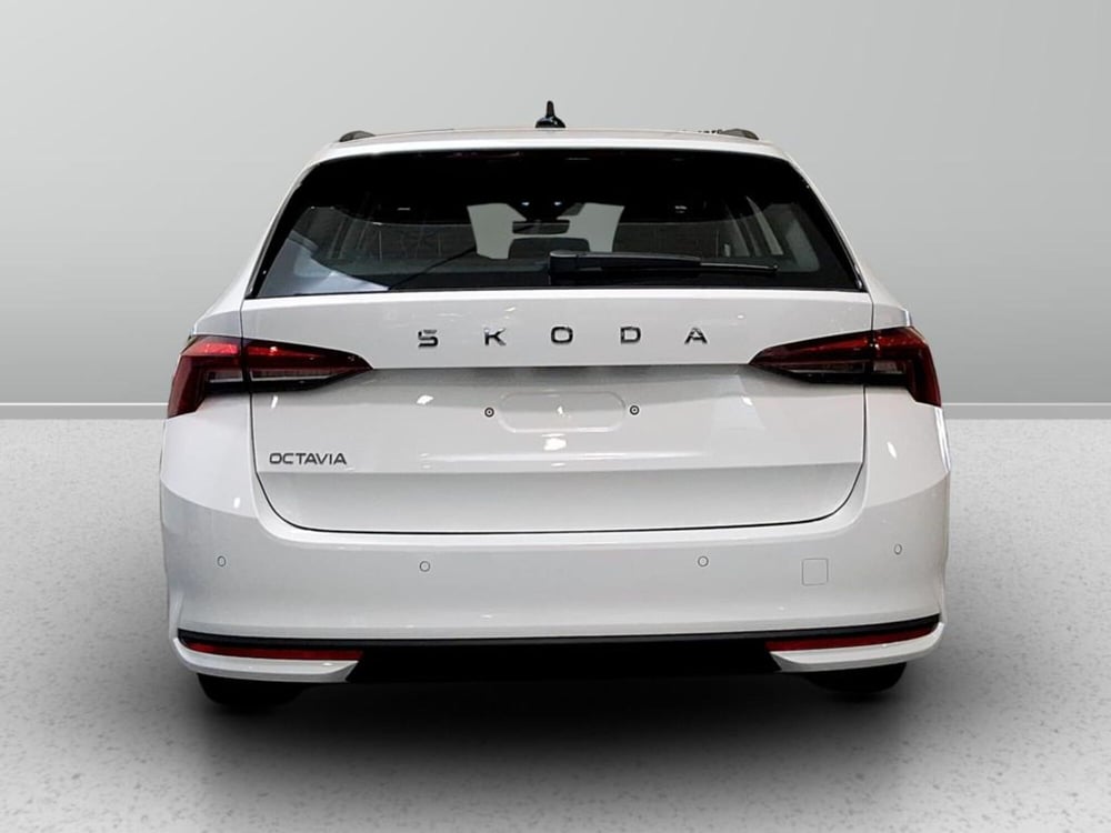 Skoda Octavia Station Wagon nuova a Padova (8)