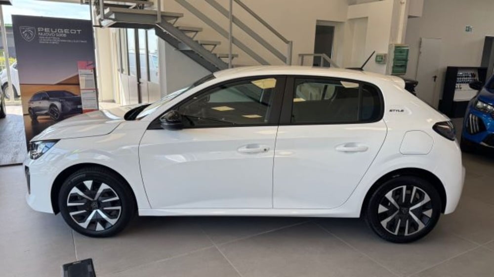 Peugeot 208 nuova a Torino (2)