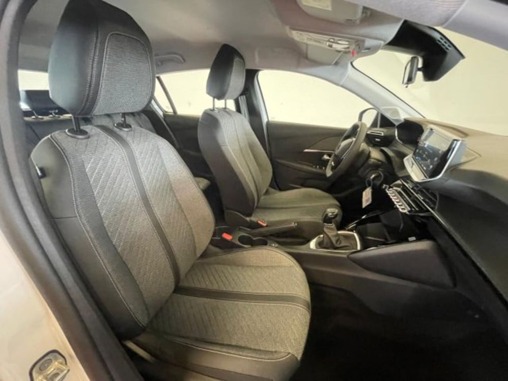 Peugeot 208 nuova a Torino (14)