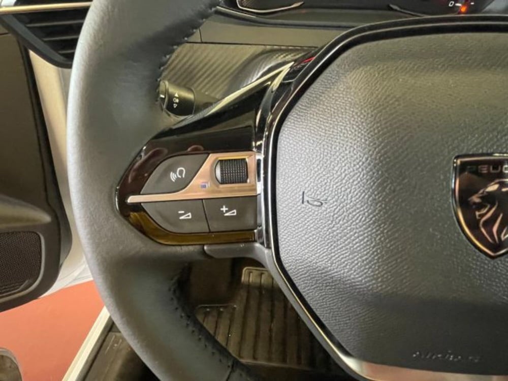 Peugeot 208 nuova a Torino (17)