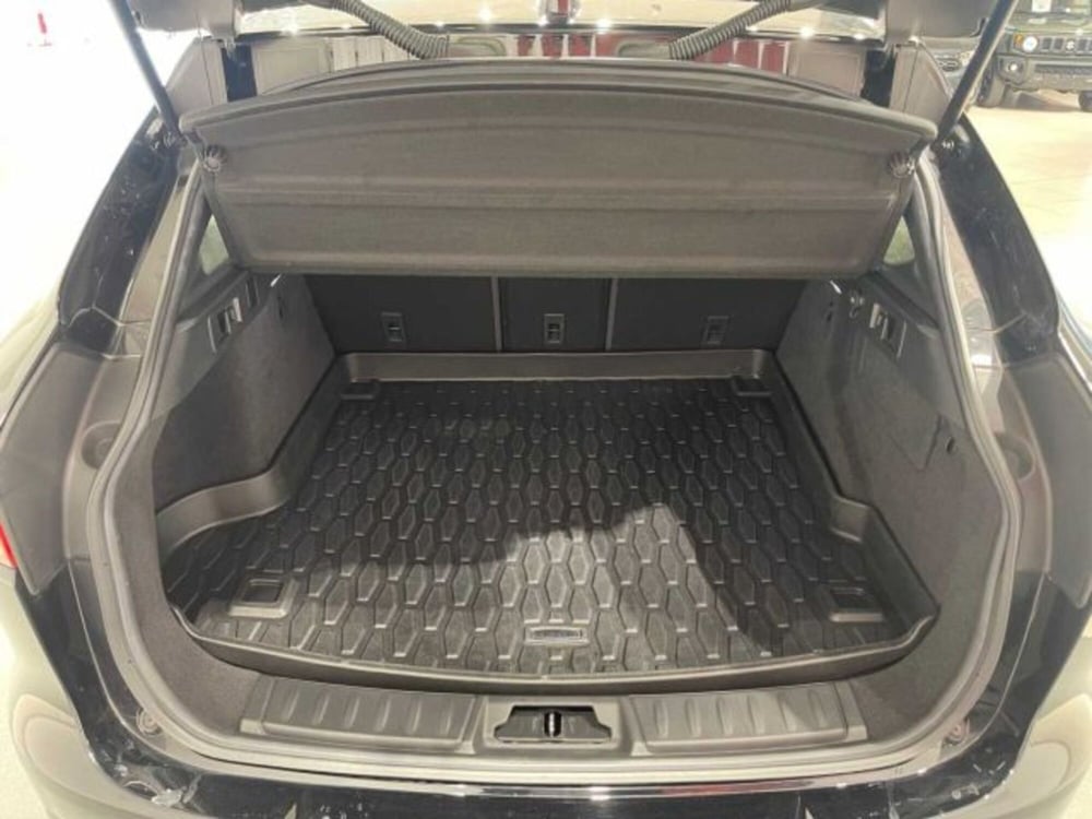 Jaguar F-Pace usata a Sondrio (15)