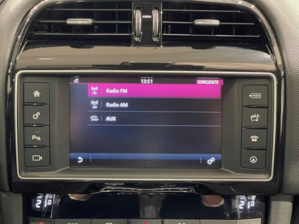 Jaguar F-Pace usata a Sondrio (19)