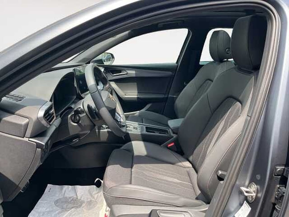 Cupra Leon nuova a Lecco (10)