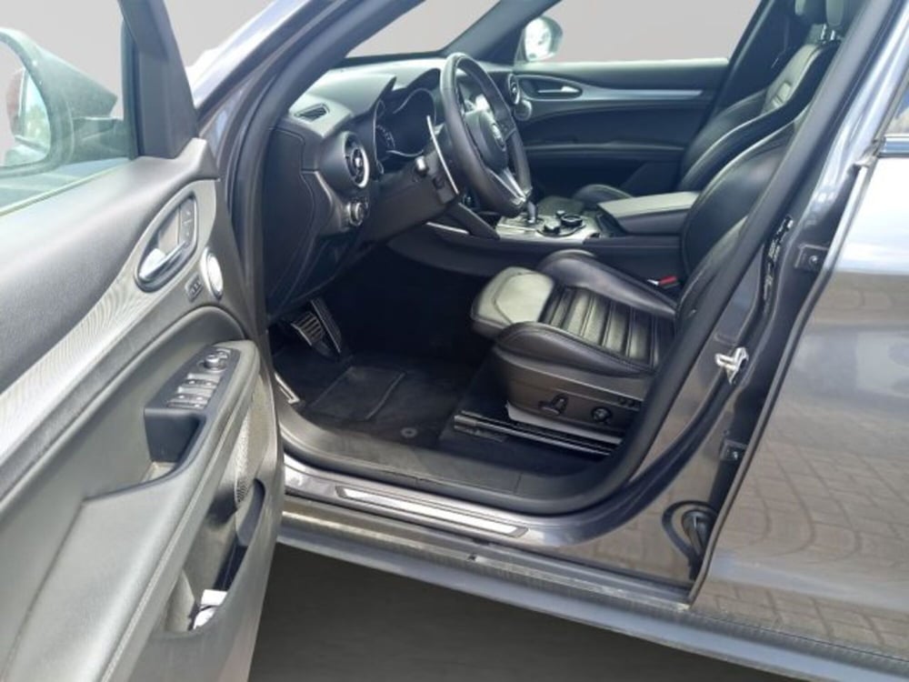 Alfa Romeo Stelvio usata a Frosinone (14)