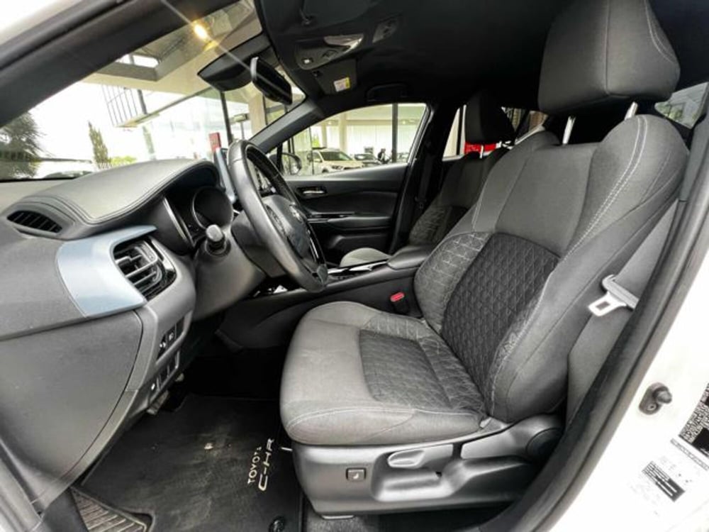 Toyota Toyota C-HR usata a Sassari (10)