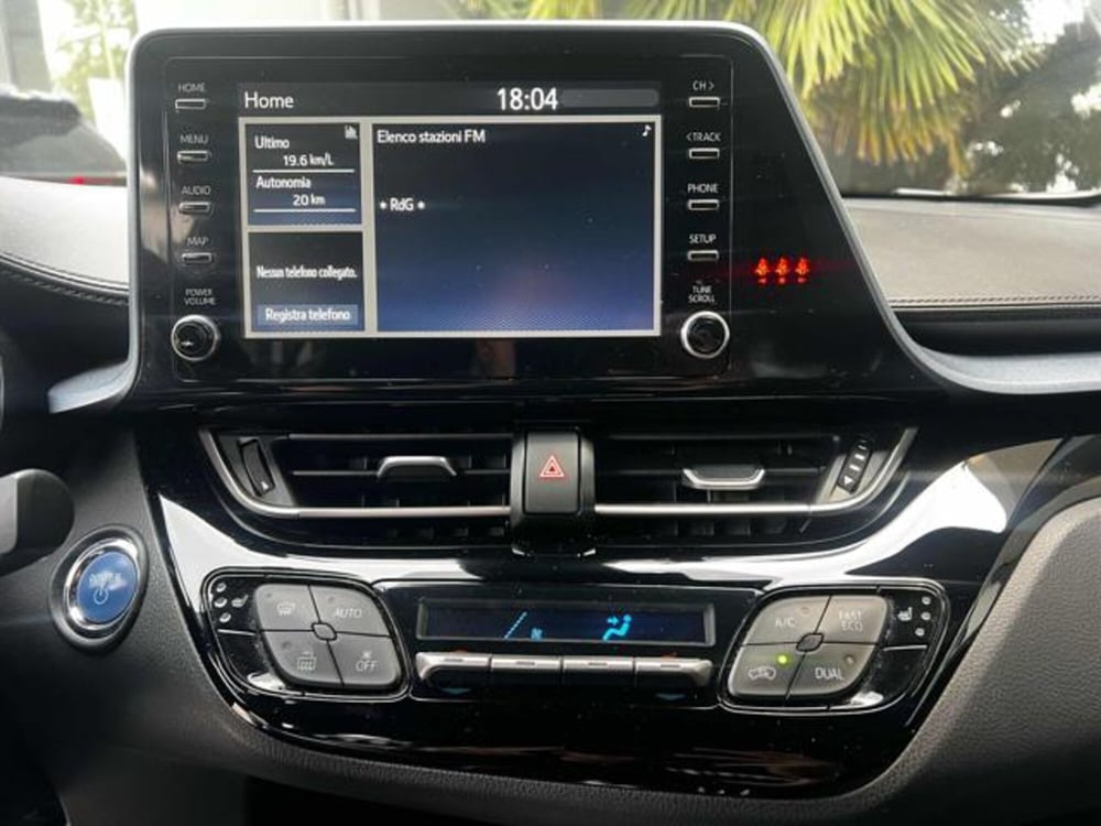 Toyota Toyota C-HR usata a Sassari (13)