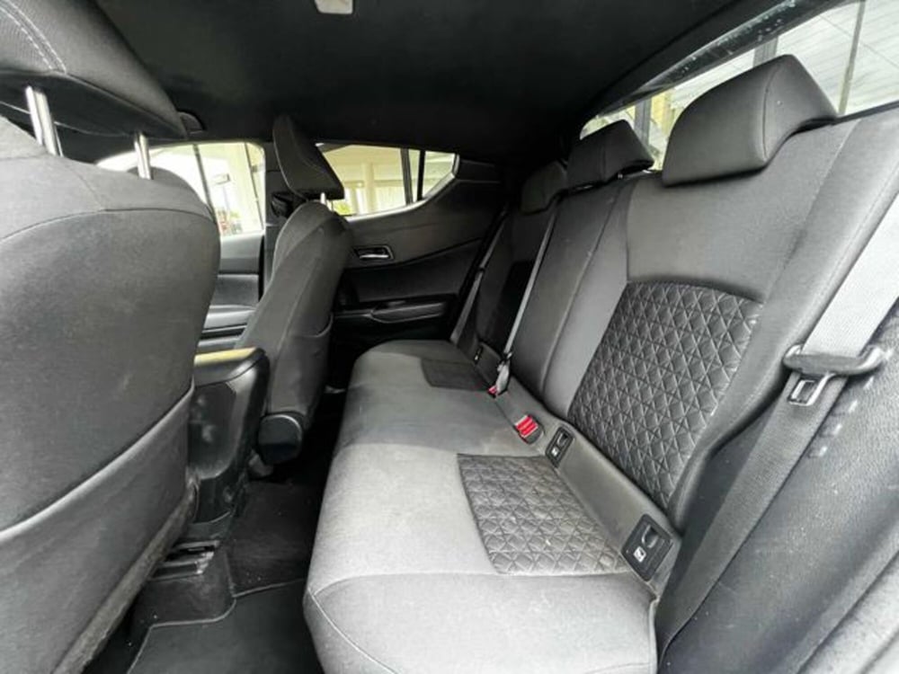 Toyota Toyota C-HR usata a Sassari (15)