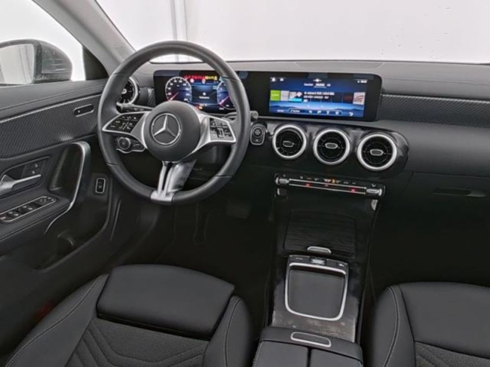 Mercedes-Benz CLA Shooting Brake usata a Milano (8)