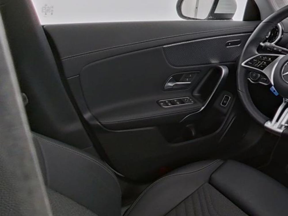 Mercedes-Benz CLA Shooting Brake usata a Milano (6)