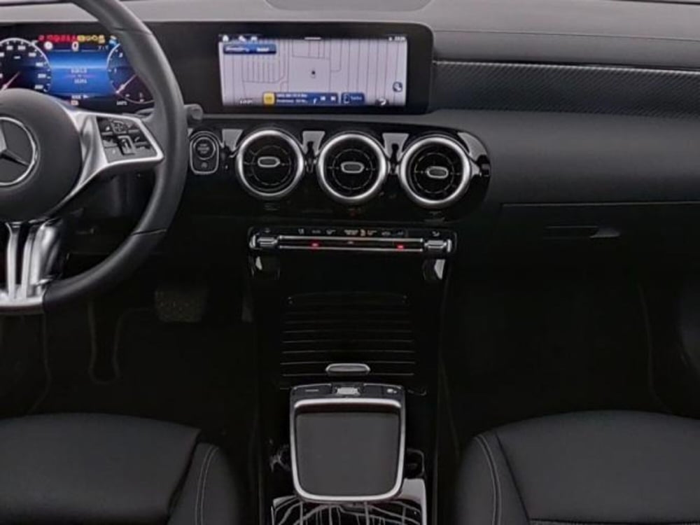 Mercedes-Benz CLA Shooting Brake usata a Milano (7)