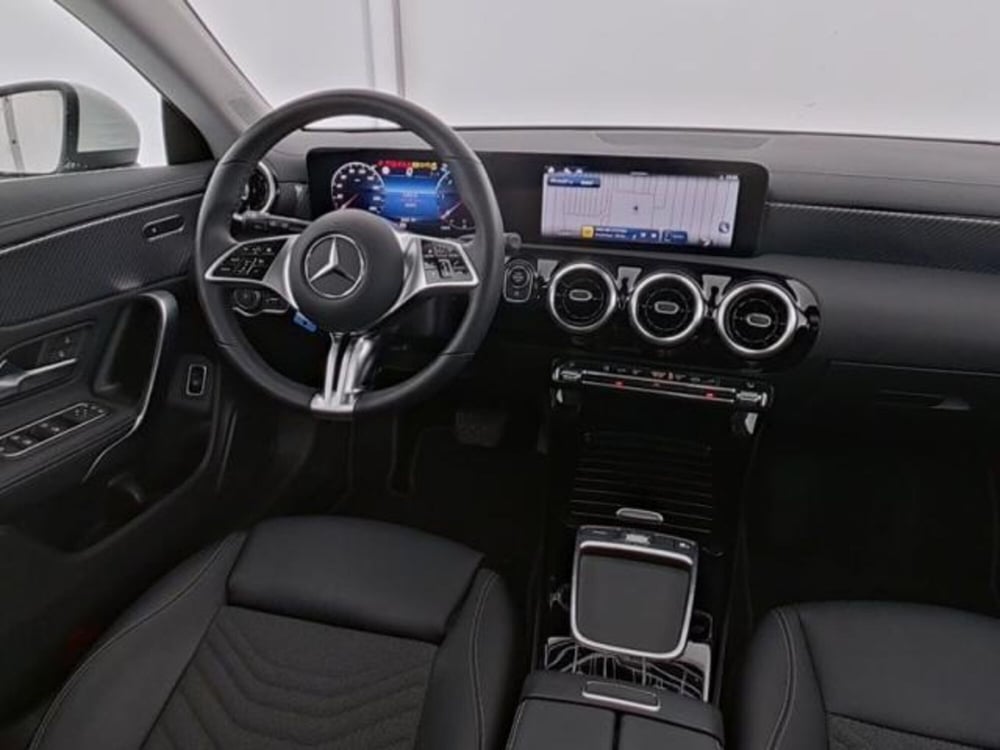 Mercedes-Benz CLA Shooting Brake usata a Milano (8)
