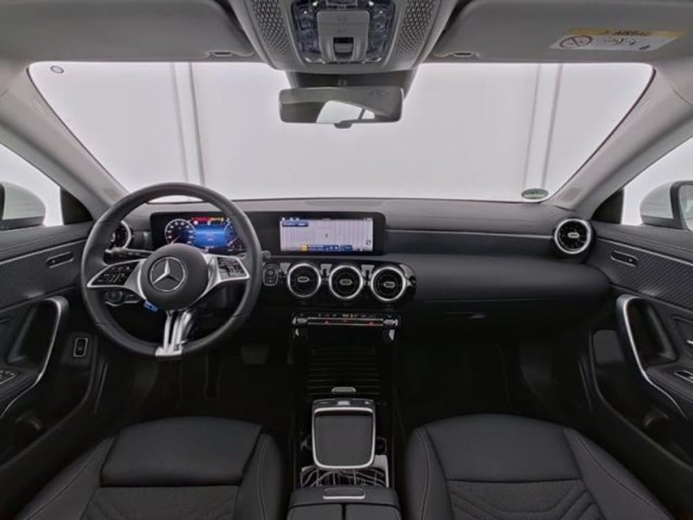 Mercedes-Benz CLA Shooting Brake usata a Milano (9)