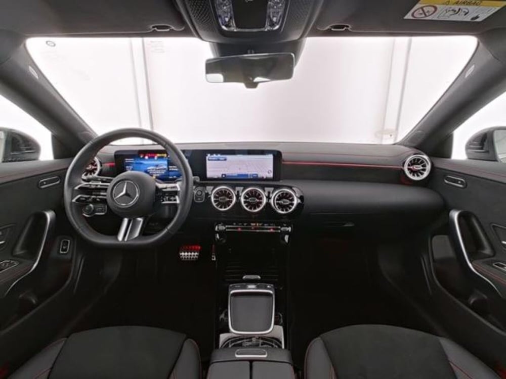 Mercedes-Benz CLA Shooting Brake usata a Milano (6)