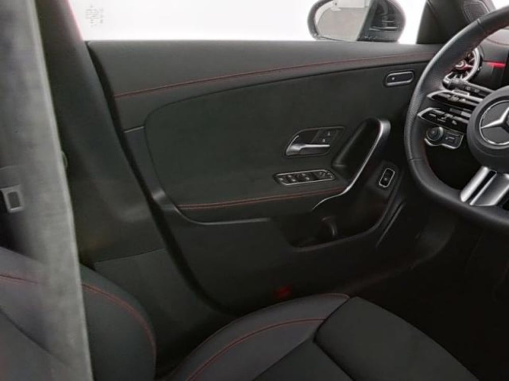 Mercedes-Benz CLA Shooting Brake usata a Milano (8)