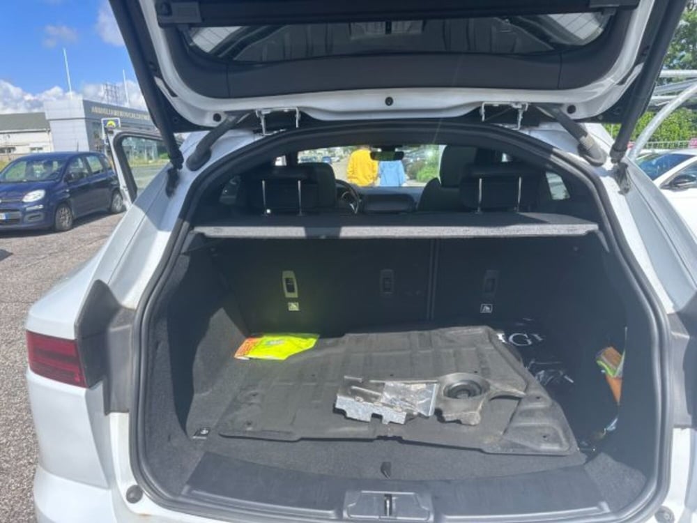 Jaguar E-Pace usata a Lodi (11)