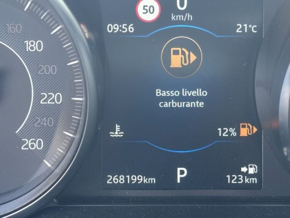 Jaguar E-Pace usata a Lodi (15)