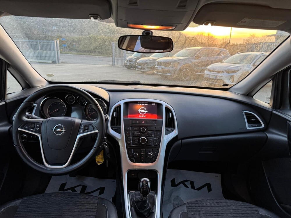Opel Astra Station Wagon usata a Cosenza (9)