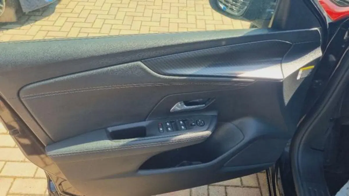 Opel Mokka usata a Savona (17)