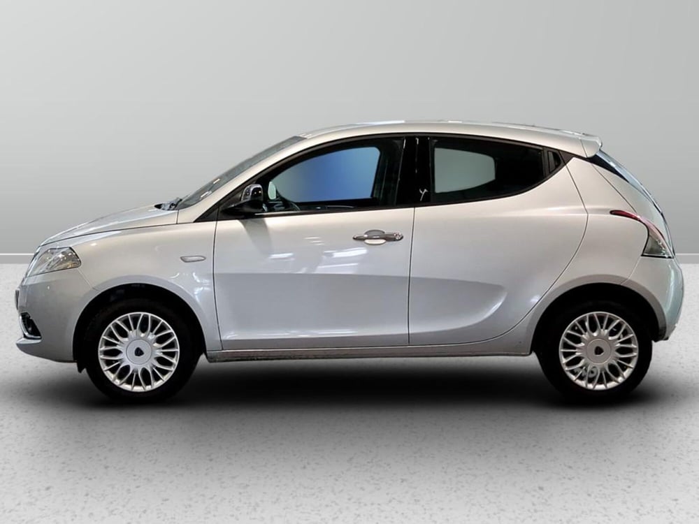 Lancia Ypsilon usata a Padova (2)