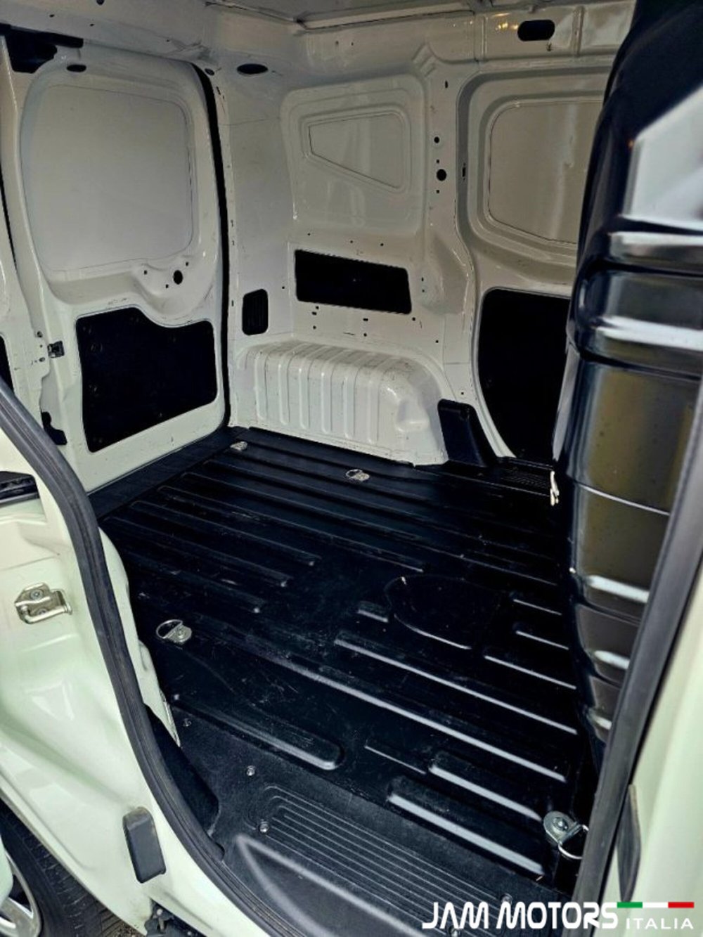 Fiat Fiorino usata a Como (13)