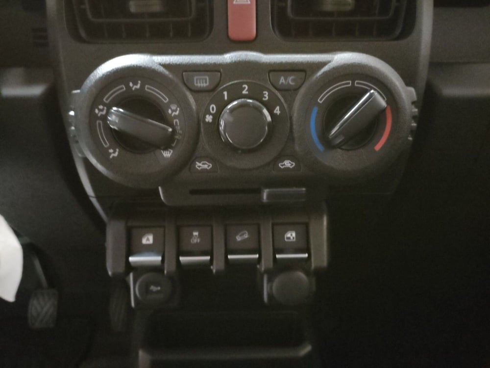 Suzuki Jimny nuova a Teramo (18)