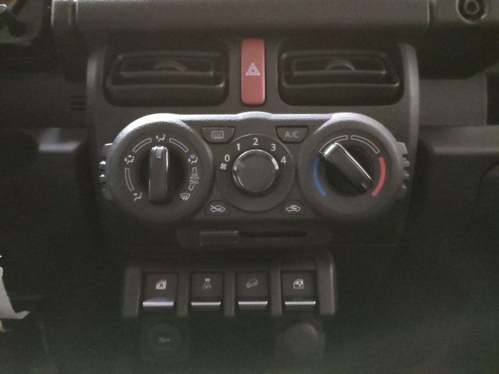 Suzuki Jimny nuova a Teramo (18)