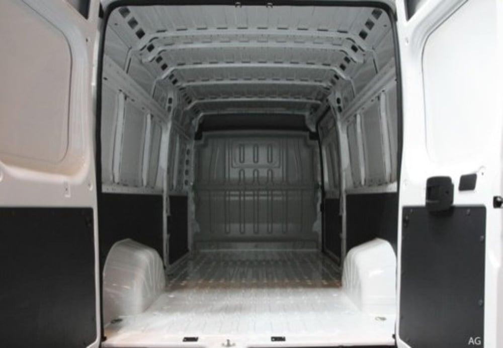 Peugeot Boxer Furgone nuova a Como (15)