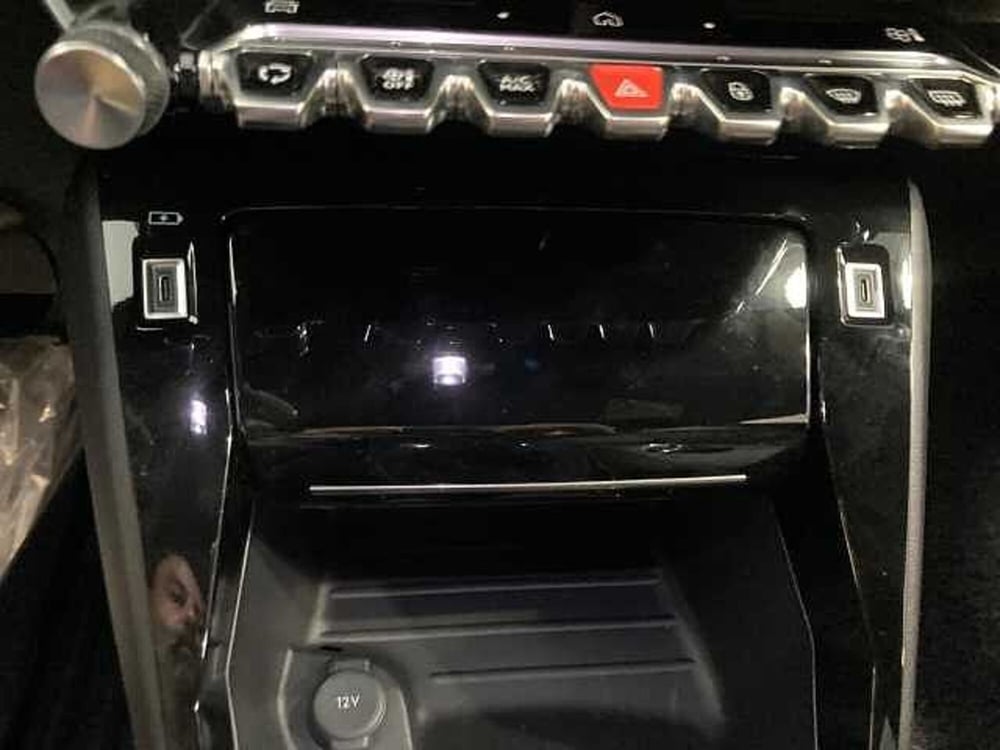 Peugeot 2008 nuova a Messina (12)