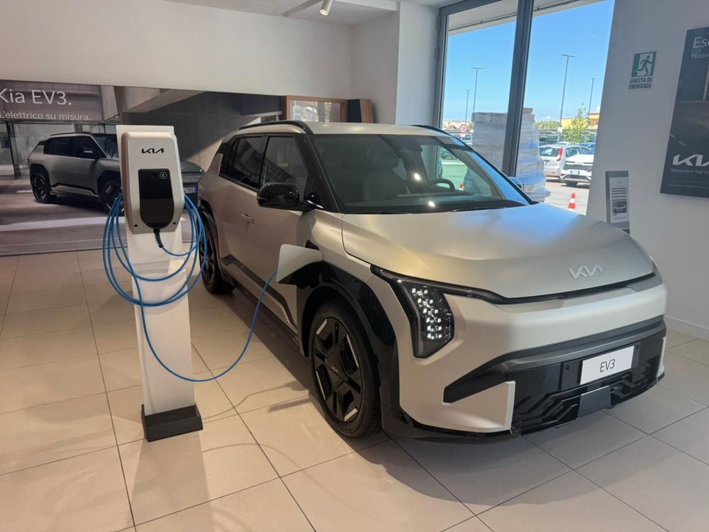 Kia EV3 nuova a Napoli (3)