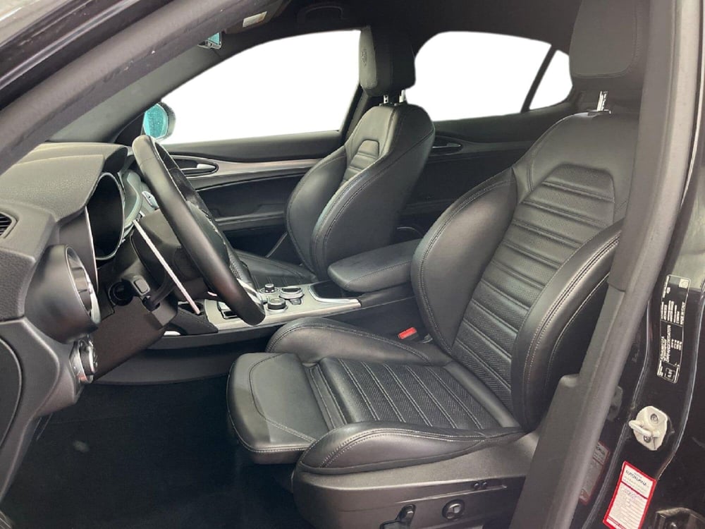 Alfa Romeo Stelvio usata a Torino (10)
