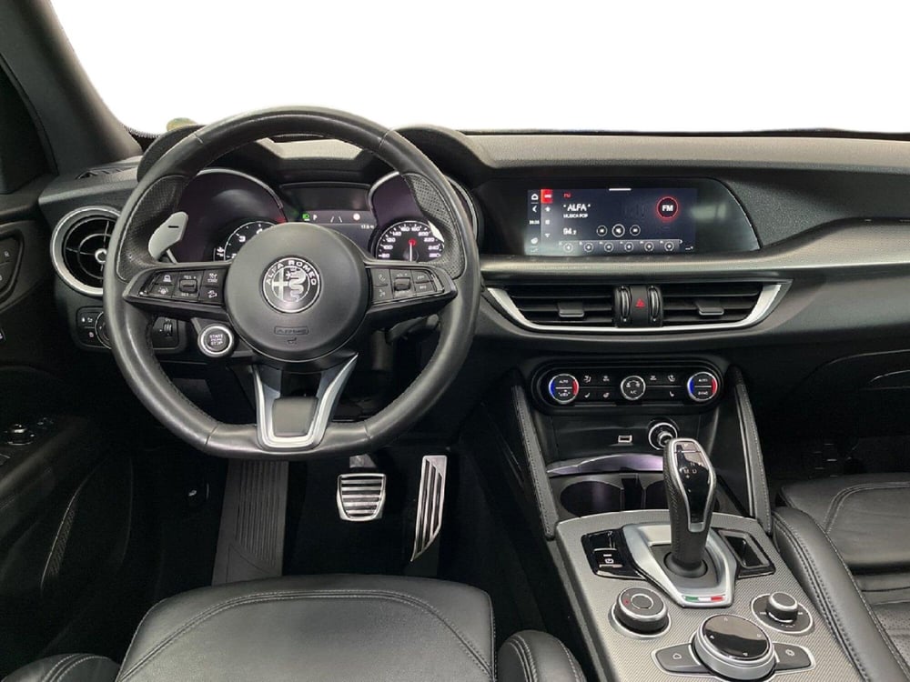 Alfa Romeo Stelvio usata a Torino (11)