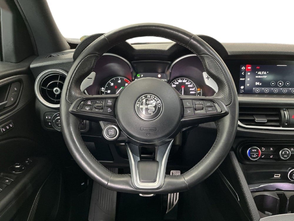 Alfa Romeo Stelvio usata a Torino (12)