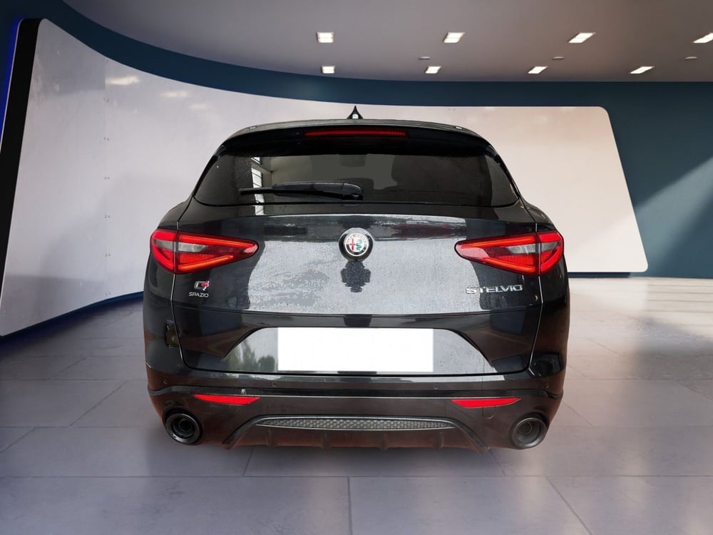 Alfa Romeo Stelvio usata a Torino (6)
