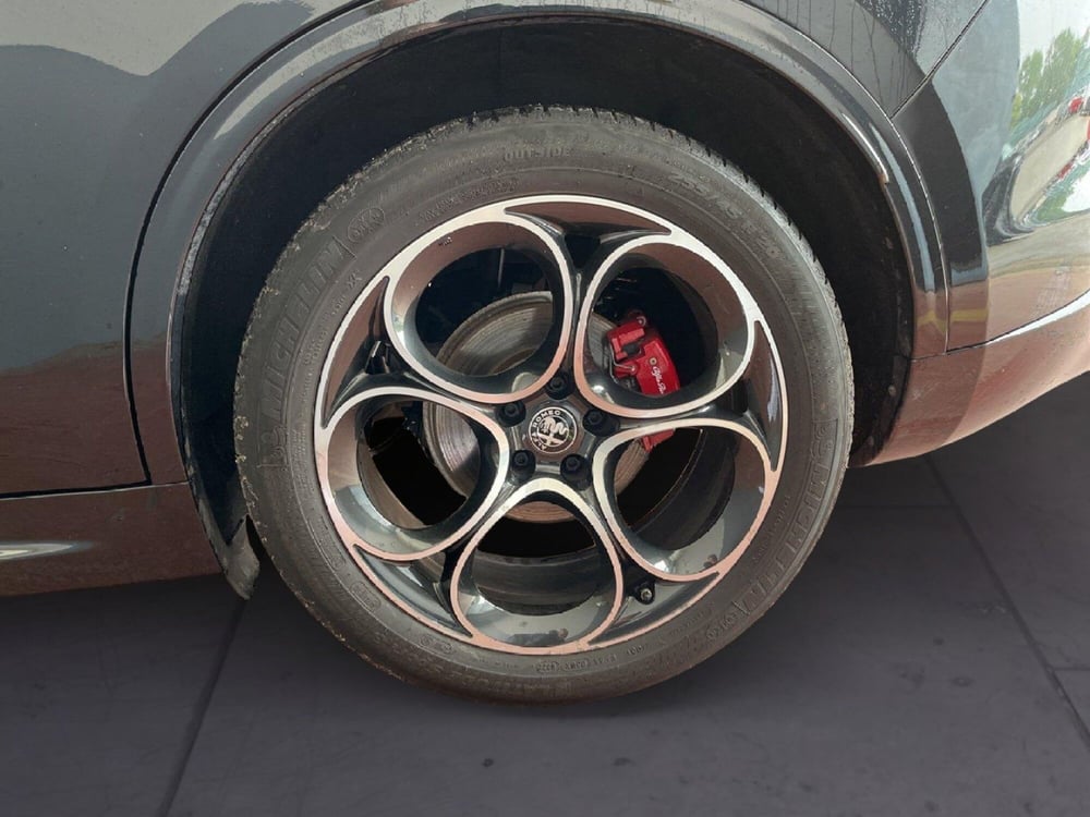 Alfa Romeo Stelvio usata a Torino (8)