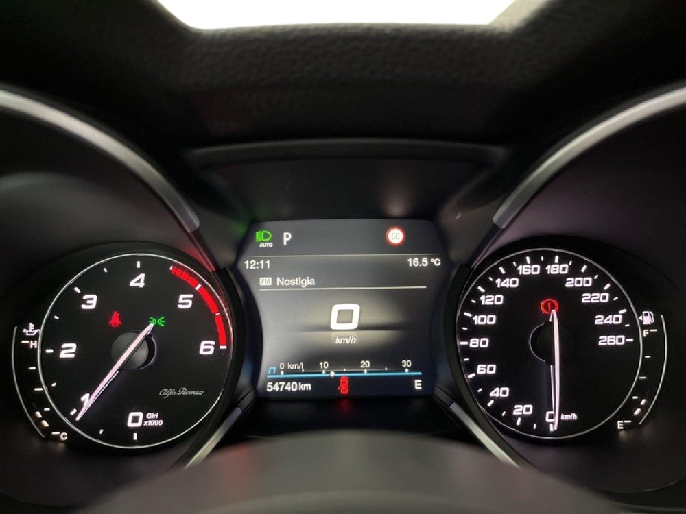 Alfa Romeo Stelvio usata a Torino (12)