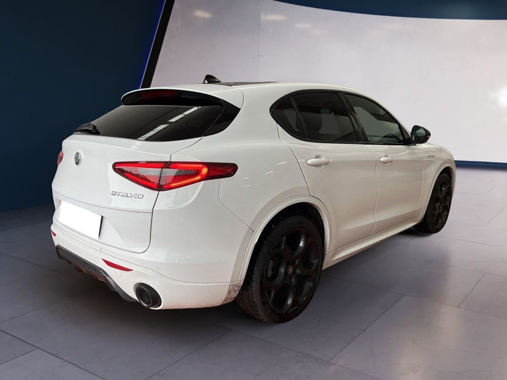 Alfa Romeo Stelvio usata a Torino (4)