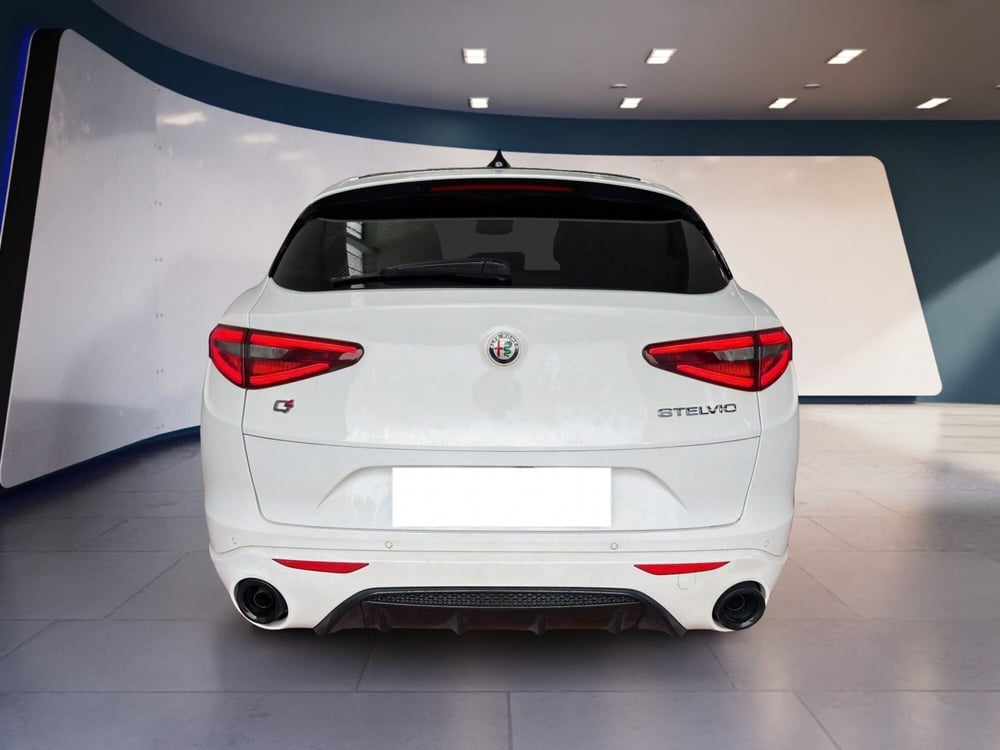 Alfa Romeo Stelvio usata a Torino (6)