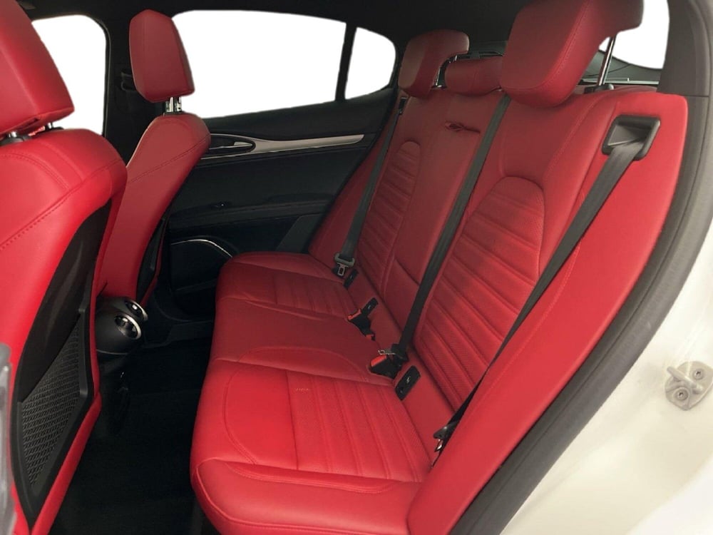 Alfa Romeo Stelvio usata a Torino (8)