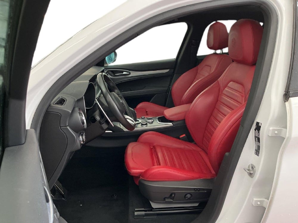 Alfa Romeo Stelvio usata a Torino (9)