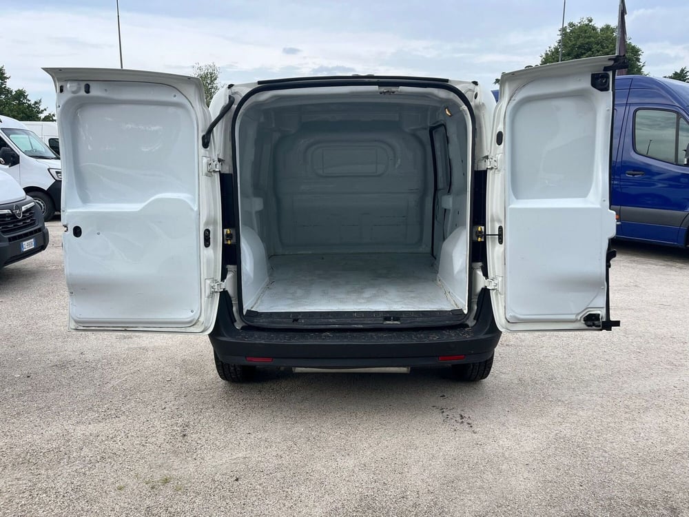 Fiat Doblò Furgone usata a Milano (12)