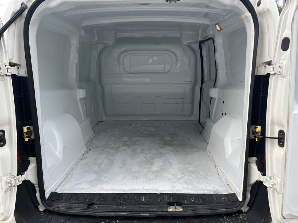 Fiat Doblò Furgone usata a Milano (13)