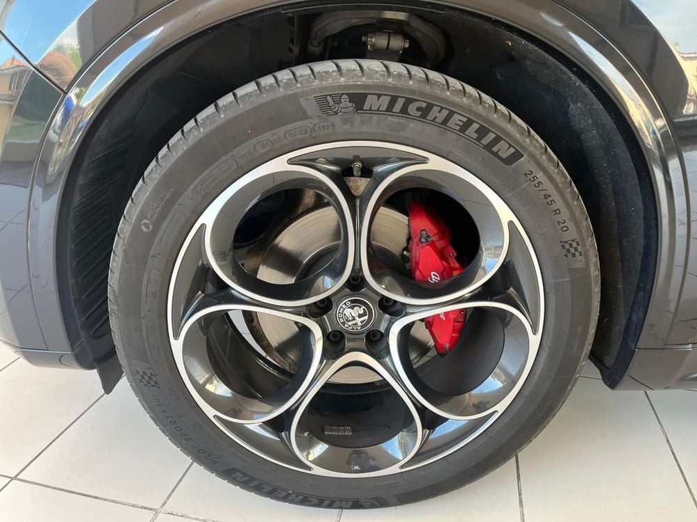 Alfa Romeo Stelvio usata a Milano (11)