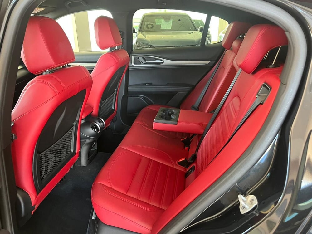 Alfa Romeo Stelvio usata a Milano (16)